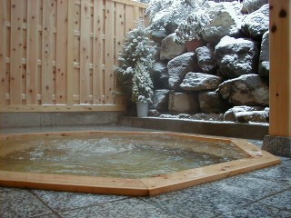 高天ヶ原一の瀬地区唯一の温泉露天風呂(女湯)